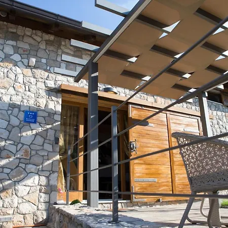 Kamena Kuca Hutovo Blato * Čapljina