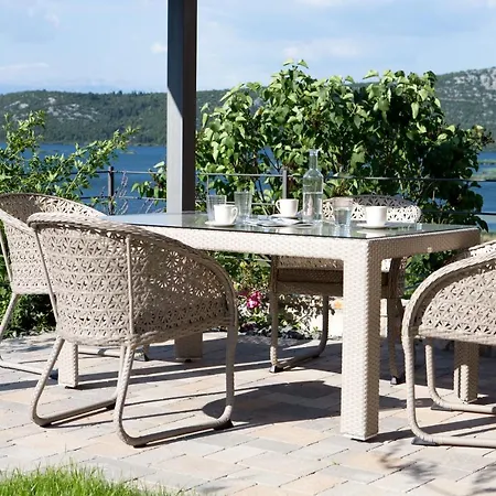 Kamena Kuca Hutovo Blato * Čapljina