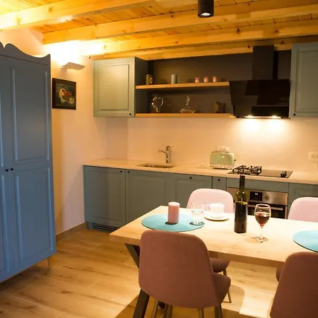 Kamena Kuca Hutovo Blato