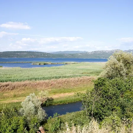 Kamena Kuca Hutovo Blato