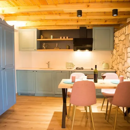 Kamena Kuca Hutovo Blato 別荘 *